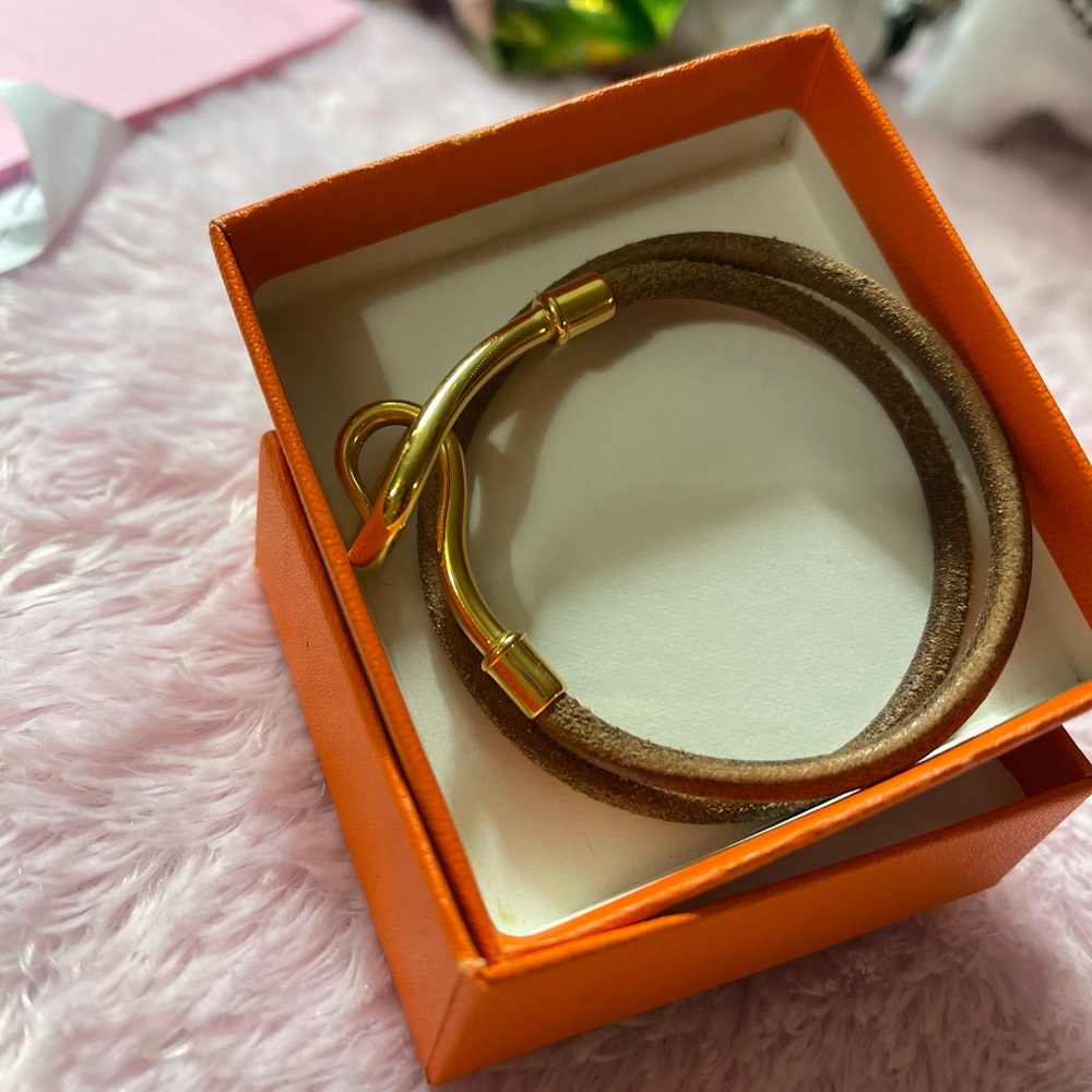 Hermes chocker